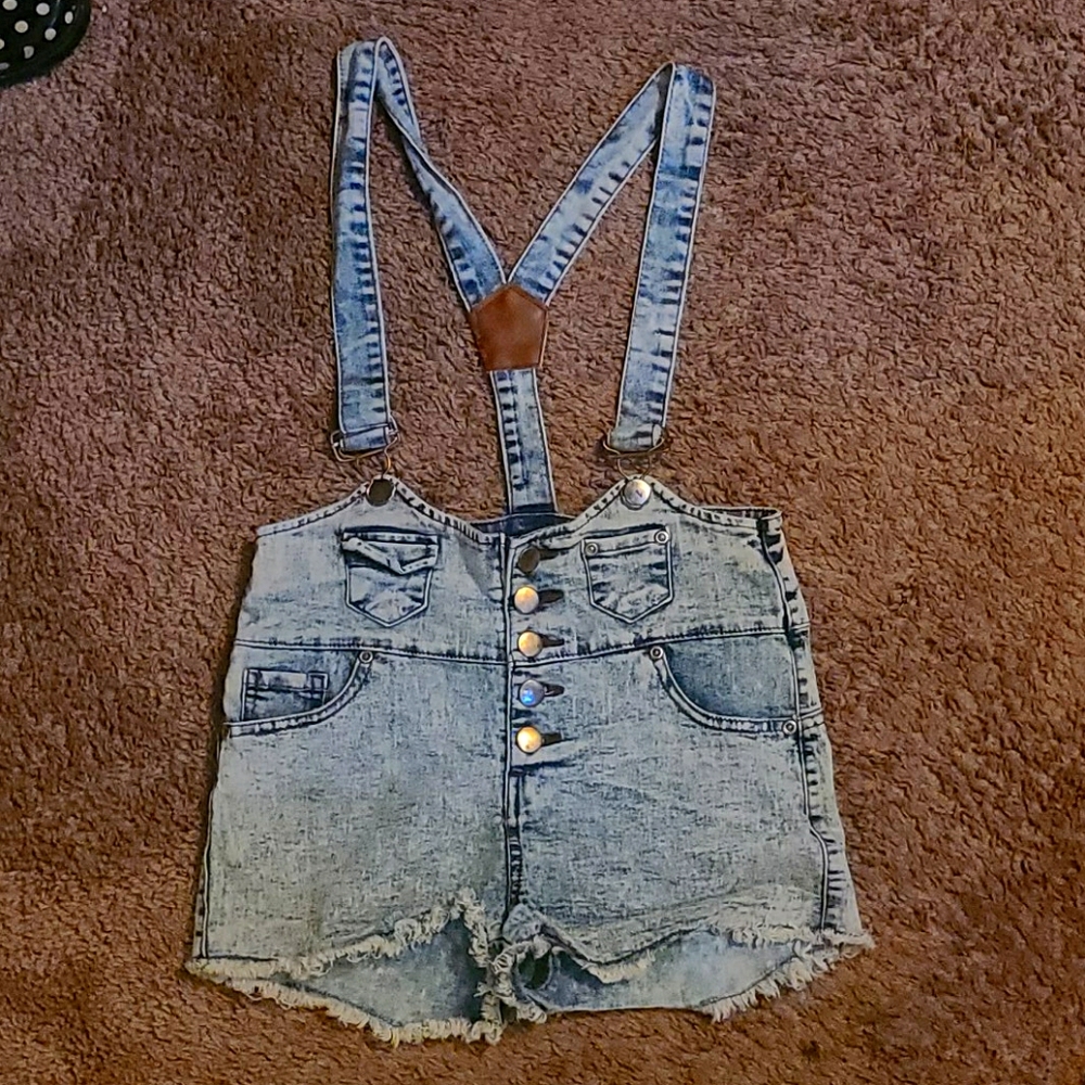 Overall shorts